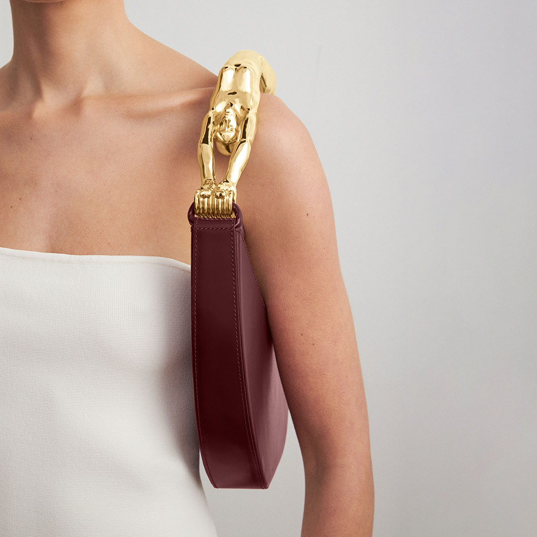 Paola-Vilas-bolsa-escultura-vestível-corpo-mulher-joias-