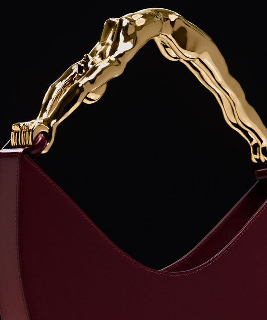 Paola-Vilas-bolsa-escultura-vestível-corpo-mulher-joias