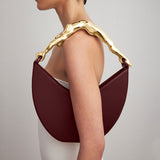Paola-Vilas-bolsa-escultura-vestível-corpo-mulher-joias