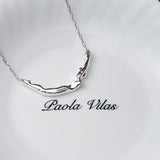 Colar Paola Vilas em prata 925 de corpo feminino