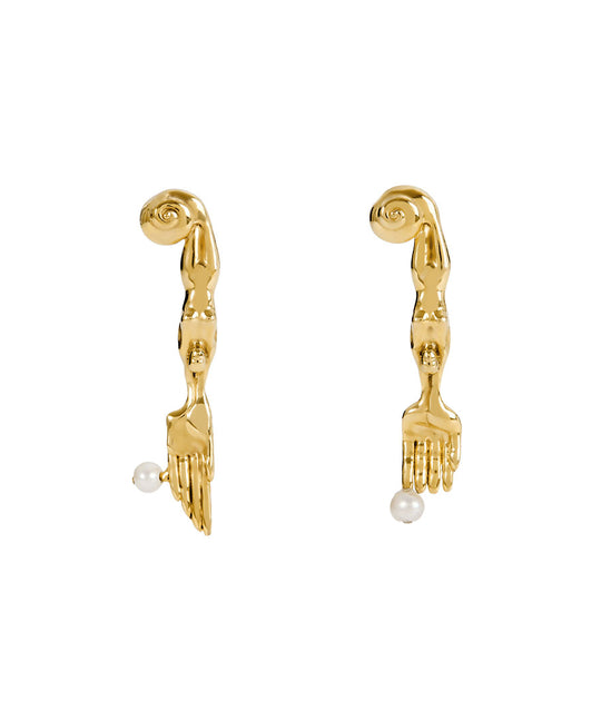 Brinco Paola Vilas em prata 925 com banho de ouro 18k de mini garfo e faca surrealista com pérolas naturais